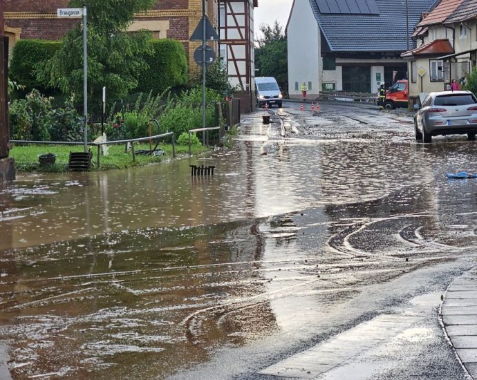 Unwetter über Fritzlar – B450 überschwemmt Unwetter über Fritzlar – B450 überschwemmt