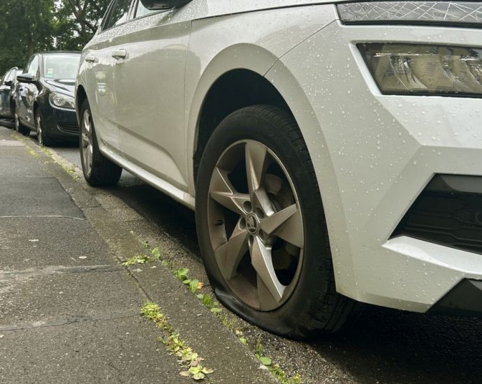 KS: Reifen an 28 Fahrzeugen zerstochen in Bettenhausen KS: Reifen an 28 Fahrzeugen zerstochen in Bettenhausen