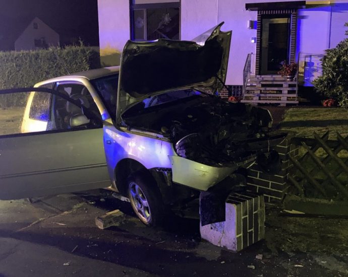 Polizei sucht nach Unfallflucht in Schauenburg Zeugen Polizei sucht nach Unfallflucht in Schauenburg Zeugen