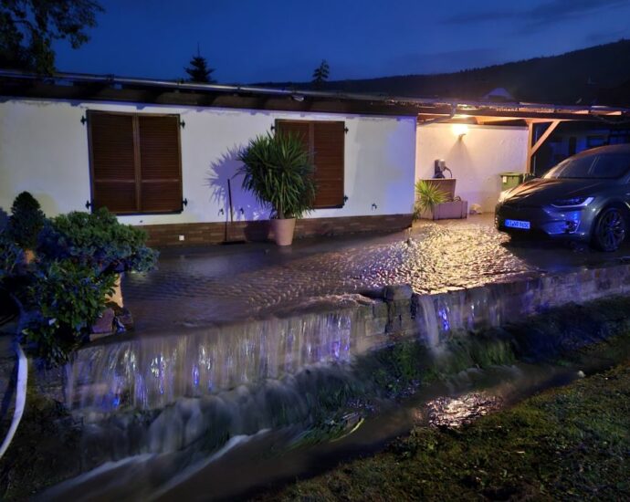 Über 160 Einsatzstellen – Schweres Unwetter traf Reinhardshagen Über 160 Einsatzstellen – Schweres Unwetter traf Reinhardshagen