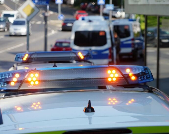 Terrorverdacht: Ermittler verhindern Ausreise nach Syrien – Durchsuchungen in Kassel Terrorverdacht: Ermittler verhindern Ausreise nach Syrien – Durchsuchungen in Kassel