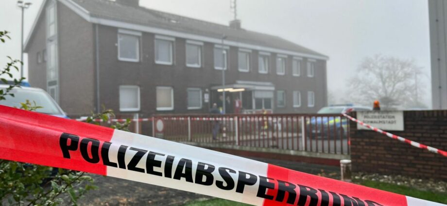 Tödlicher Schusswechsel auf Polizeiwache in Schwalmstadt Tödlicher Schusswechsel auf Polizeiwache in Schwalmstadt