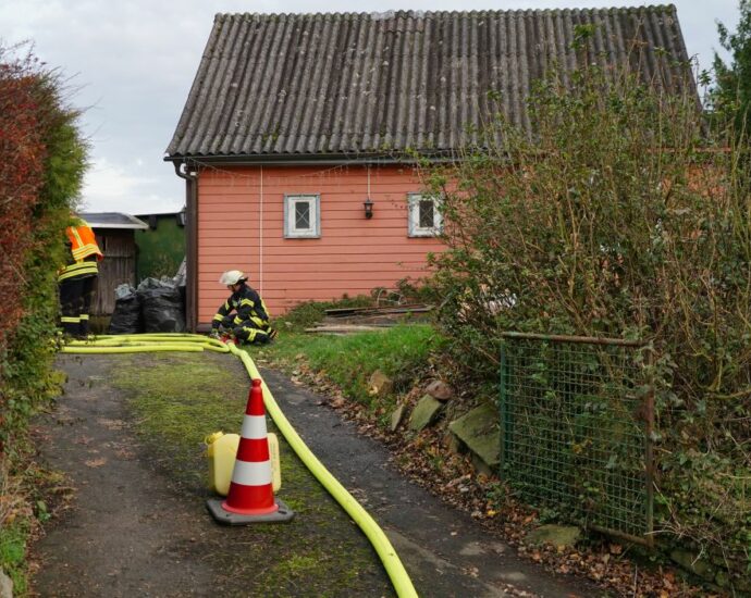 Wohnhaus nach Kaminbrand in Espenau unbewohnbar Wohnhaus nach Kaminbrand in Espenau unbewohnbar