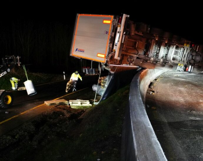 Erneut LKW-Unfall am Kasseler Westkreuz Erneut LKW-Unfall am Kasseler Westkreuz