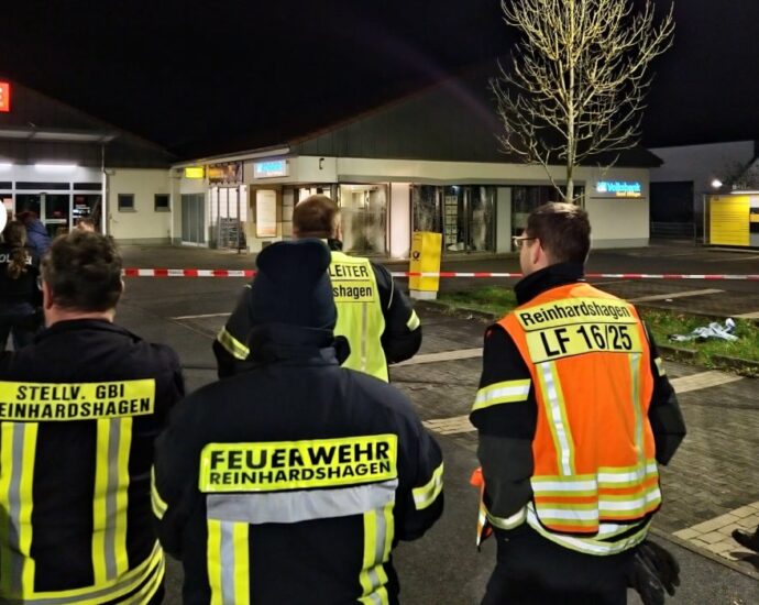 Geldautomat in Veckerhagen gesprengt – Täter auf der Flucht Geldautomat in Veckerhagen gesprengt – Täter auf der Flucht
