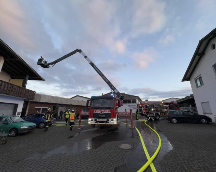 Feuerwehr kann Großbrand in Volkmarsen verhindern Feuerwehr kann Großbrand in Volkmarsen verhindern