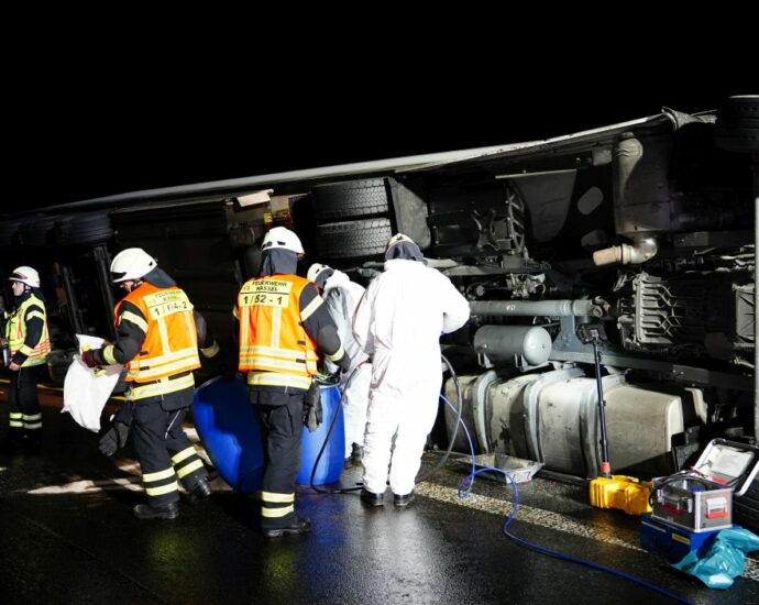 Glätteunfall: Erneut LKW-Unfall am Westkreuz Kassel Glätteunfall: Erneut LKW-Unfall am Westkreuz Kassel