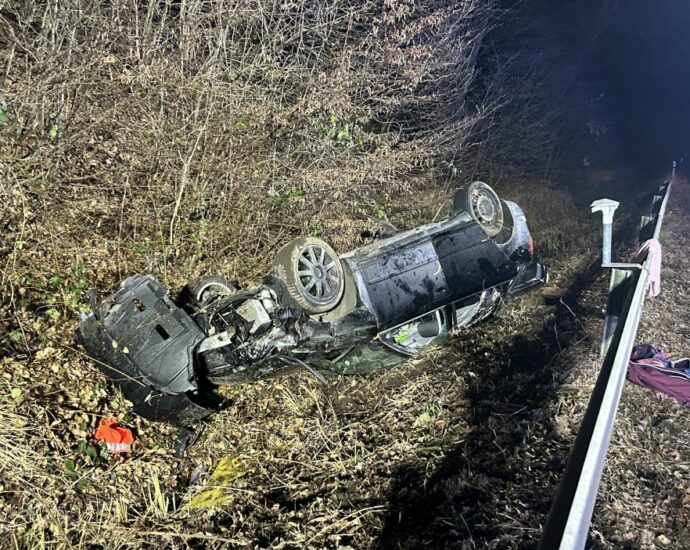 Kaufungen: Suchaktion nach Alleinunfall – Drohne findet Autofahrer Kaufungen: Suchaktion nach Alleinunfall – Drohne findet Autofahrer