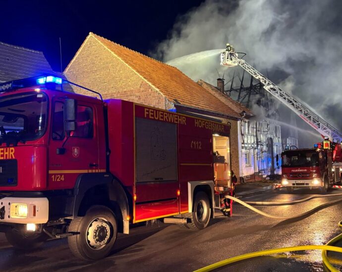 Brand in leerstehendem Wohnhaus in Trendelburg-Deisel