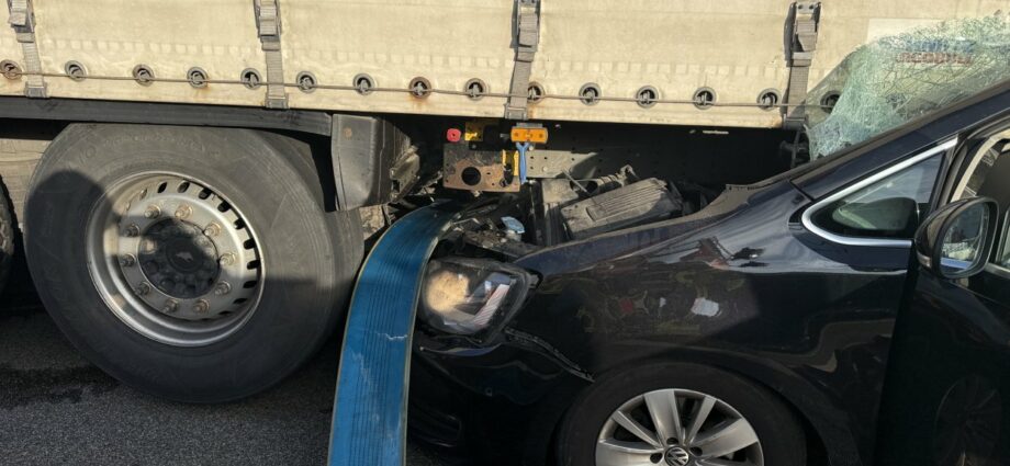 Eine Woche nach Unfall A7: Fahrer erliegt seinen schweren Verletzungen