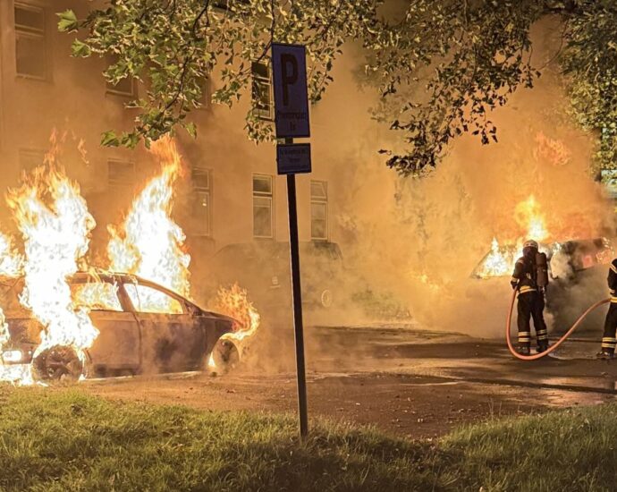 Zivile Bundeswehr-Fahrzeuge: Staatschutz ermittelt nach PKW-Brände in Kassel Zivile Bundeswehr-Fahrzeuge: Staatschutz ermittelt nach PKW-Brände in Kassel