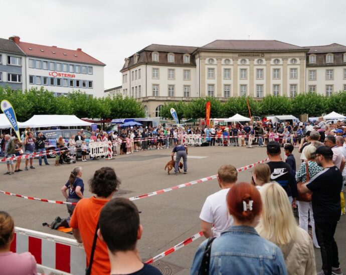 Blaulichtfamilie setzte starkes Zeichen für Respekt Blaulichtfamilie setzte starkes Zeichen für Respekt