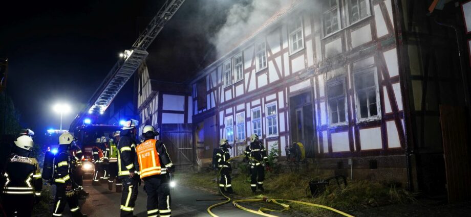 WOH: Leerstehendes Haus brannte – Brandserie in Viesebeck geht weiter