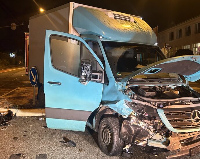 Fahrer flüchtet nach Unfall in Kassel – Polizei sucht Zeugen