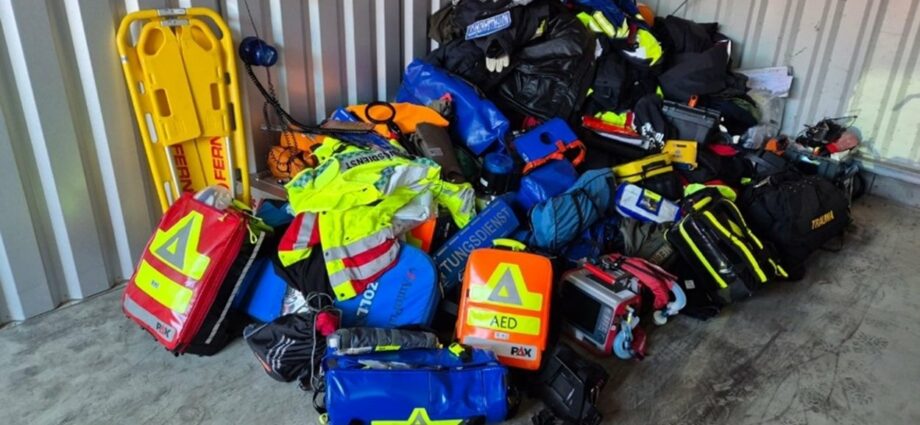 NRW: 61-Jähriger gibt sich als Retter aus – Polizei stellt über 300 Beweisstücke sicher NRW: 61-Jähriger gibt sich als Retter aus – Polizei stellt über 300 Beweisstücke sicher