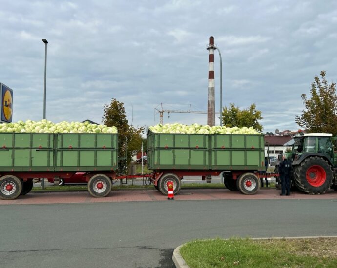 Polizei kontrollierte landwirtschaftlichen Verkehr bei Fritzlar Polizei kontrollierte landwirtschaftlichen Verkehr bei Fritzlar