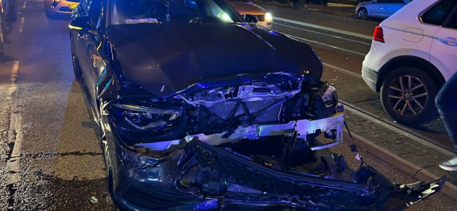 KS: Unfall nach illegalem Autorennen in der Innenstadt? – 100.000 Euro Schaden