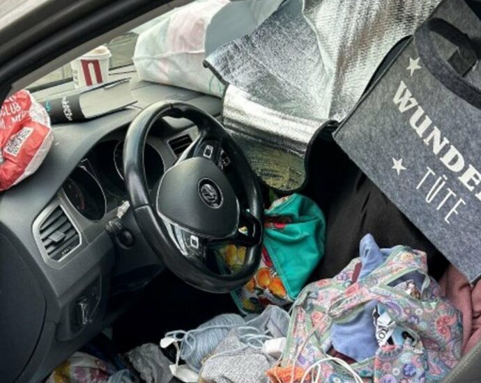 Verkehrskontrolle: „Wundertüte“ rollt an Schule vorbei Verkehrskontrolle: „Wundertüte“ rollt an Schule vorbei