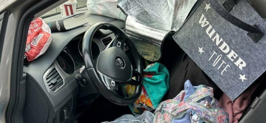 Verkehrskontrolle: „Wundertüte“ rollt an Schule vorbei Verkehrskontrolle: „Wundertüte“ rollt an Schule vorbei