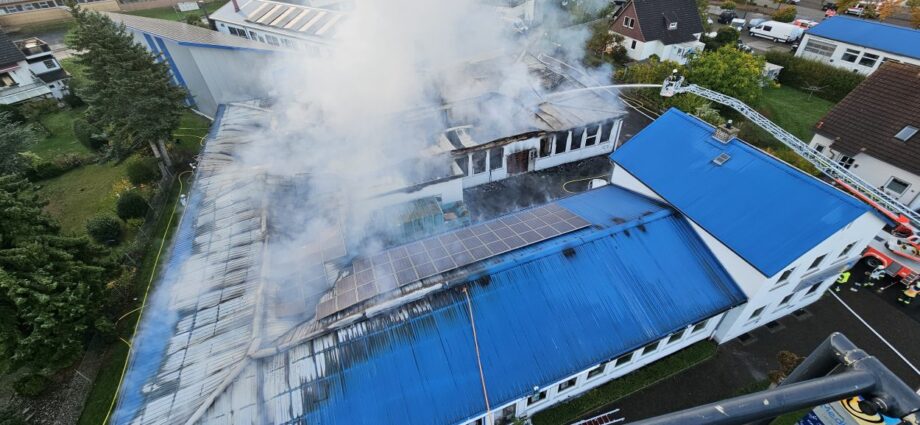 Nach Großbrand in Niestetal: Polizei geht von Brandstiftung aus – Zeugen gesucht