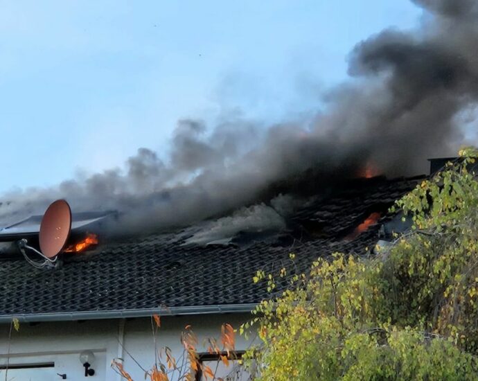 Dachstuhlbrand in Wolfhagen – Keine Verletzten Dachstuhlbrand in Wolfhagen – Keine Verletzten