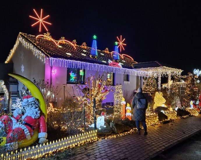 155.000 Lichter: Das Ahnataler Weihnachtshaus erstrahlt im Lichterglanz 155.000 Lichter: Das Ahnataler Weihnachtshaus erstrahlt im Lichterglanz