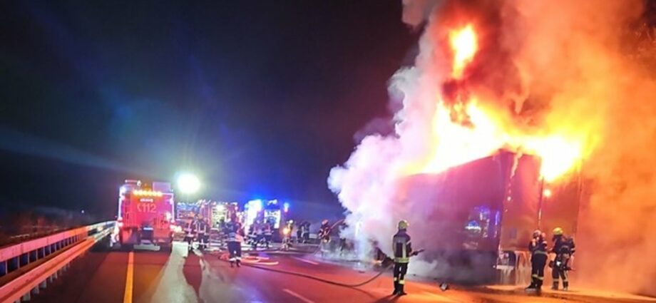 Über 24 Stunden Vollsperrung: A7 nach Gefahrgut-Brand wieder frei Über 24 Stunden Vollsperrung: A7 nach Gefahrgut-Brand wieder frei