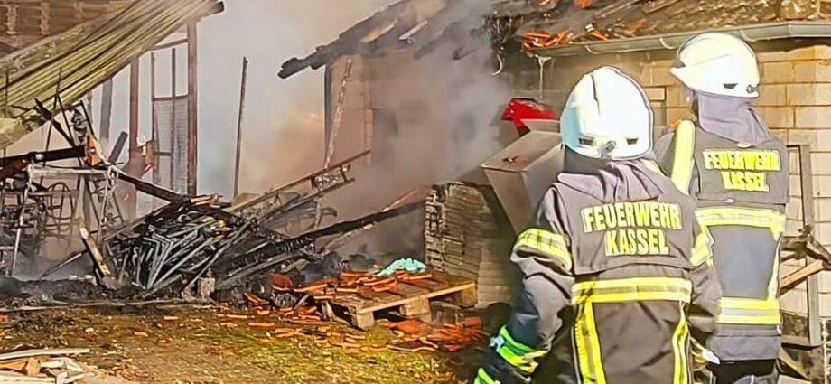 KS: Vereinsheim auf Kleingartengelände in Vollbrand KS: Vereinsheim auf Kleingartengelände in Vollbrand