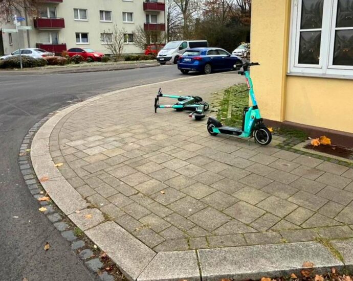 Kassel greift durch! E-Scooter verschwinden ab April 2026 von Gehwegen Kassel greift durch! E-Scooter verschwinden ab April 2026 von Gehwegen