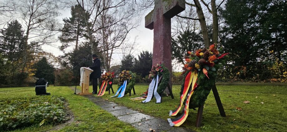 Volkstrauertag erinnert an die Opfer von Krieg und Gewalt