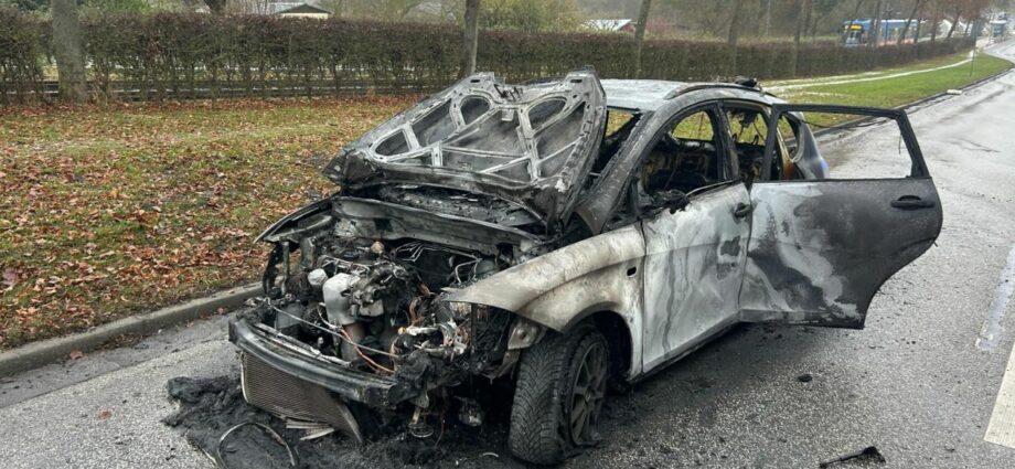 KS: Seat brennt auf Eugen-Richter-Straße aus