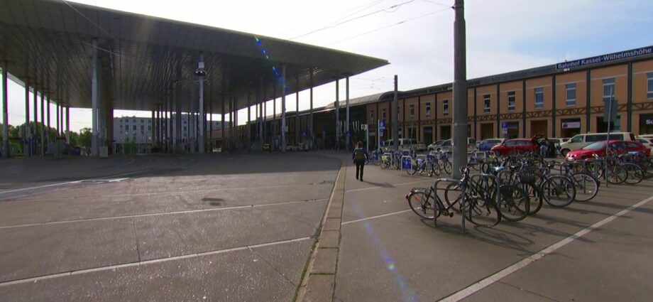 KS: Streit unter Männern am Bahnhof Wilhelmshöhe eskaliert