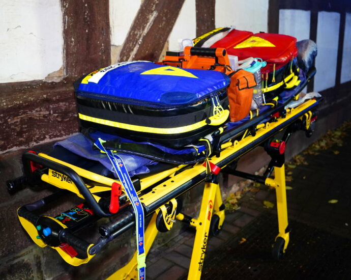 Rettungsgerät während Notfalleinsatz in Baunatal gestohlen