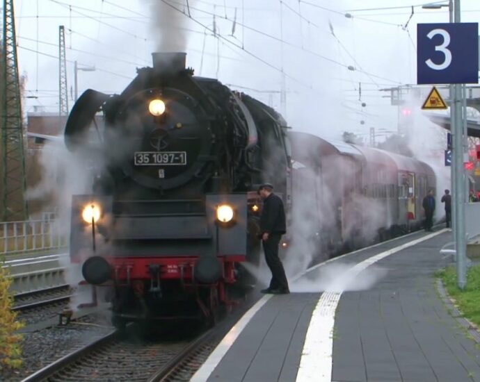 Treysa: Nikolausexpress rollt nach Braunschweig zum Weihnachtsmarkt Treysa: Nikolausexpress rollt nach Braunschweig zum Weihnachtsmarkt