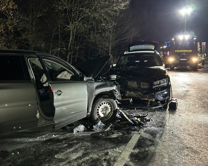 HeLi: Beifahrerin nach Glätte-Unfall im Krankenhaus verstorben HeLi: Beifahrerin nach Glätte-Unfall im Krankenhaus verstorben