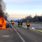 Löscheinsatz bei minus 8 Grad: Pkw brannte auf der A7 bei Kassel