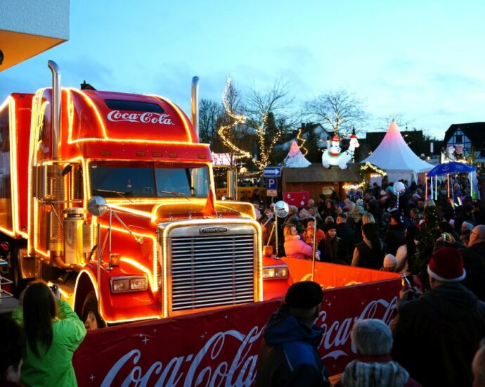 Coca-Cola-Weihnachtstruck sorgte für Besucheransturm in Korbach Coca-Cola-Weihnachtstruck sorgte für Besucheransturm in Korbach