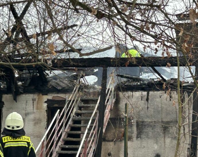 Verheerender Brand in Ringgau: Zwei Menschen und ein Hund kommen ums Leben