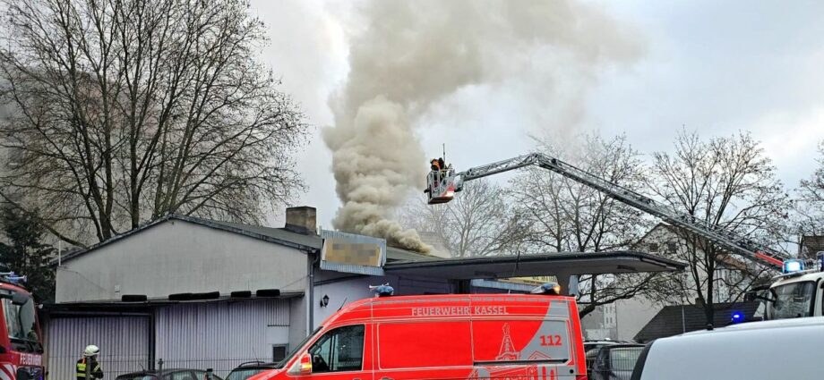 KFZ-Werkstatt und Kita brannten – Viel los in den letzten 24 Stunden in Kassel