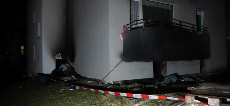 Keller-, Tiefgaragen- und Dachstuhlbrand: Unruhige Silvesternacht in Kassel