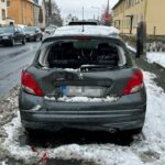 KS: Unfallflucht in der Pfarrstraße – Zwei Autos zusammengeschoben