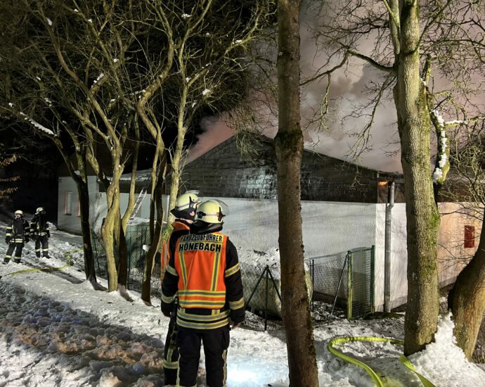 Vollbrand der Mehrzweckhalle in Raßdorf