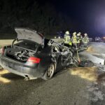 PKW kracht unter Sattelauflieger auf A7