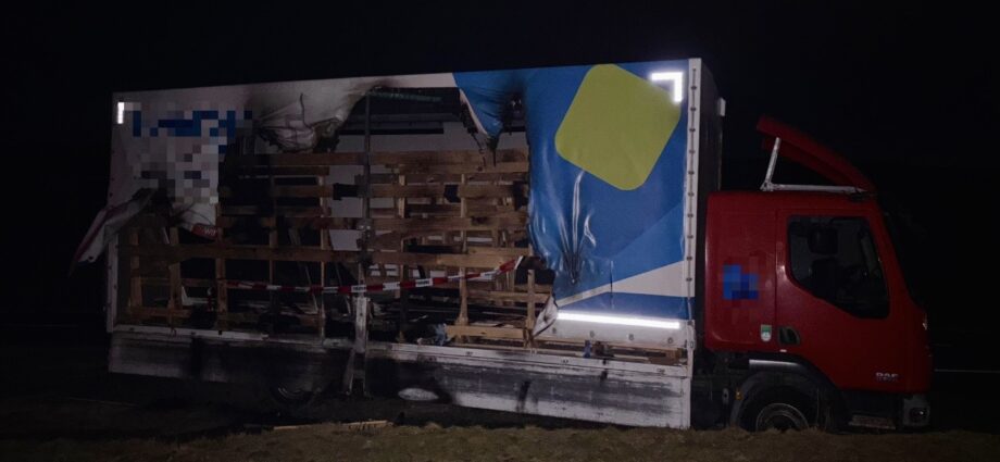 Herrenloser Lkw sorgt für Ärger in Schauenburg – Fahrzeug brennt in der Nacht Herrenloser Lkw sorgt für Ärger in Schauenburg – Fahrzeug brennt in der Nacht