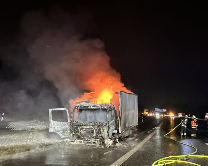 LKW-Brand auf der A7 bei Kassel – Vollsperrung in Fahrtrichtung Süden
