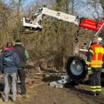 Pferd versinkt in schlammigem Boden – Rettungseinsatz in Niederzwehren