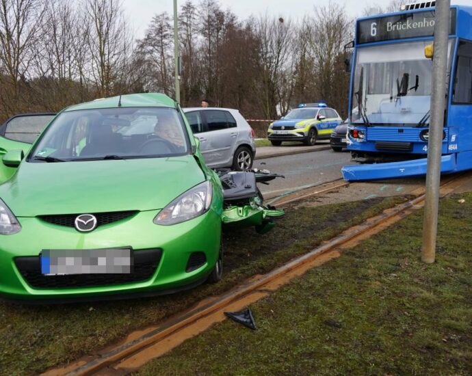 Kassel: Fahrer nach Unfall mit Straßenbahn im Krankenhaus verstorben