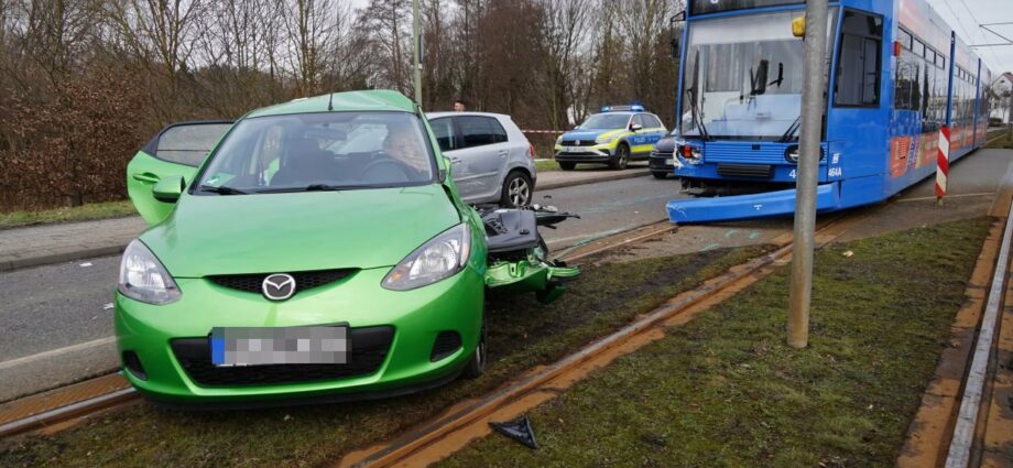 Kassel: Fahrer nach Unfall mit Straßenbahn im Krankenhaus verstorben