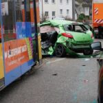 Schwerer Straßenbahnunfall in Kassel – PKW Fahrer lebensbedrohlich verletzt