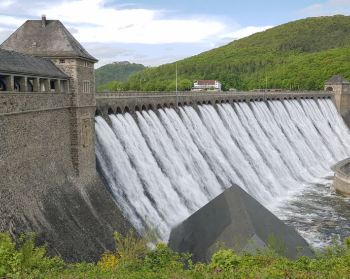 Edersee voll – Spektakulärer Überlauf bleibt wegen Sanierung wohl bis 2027 aus